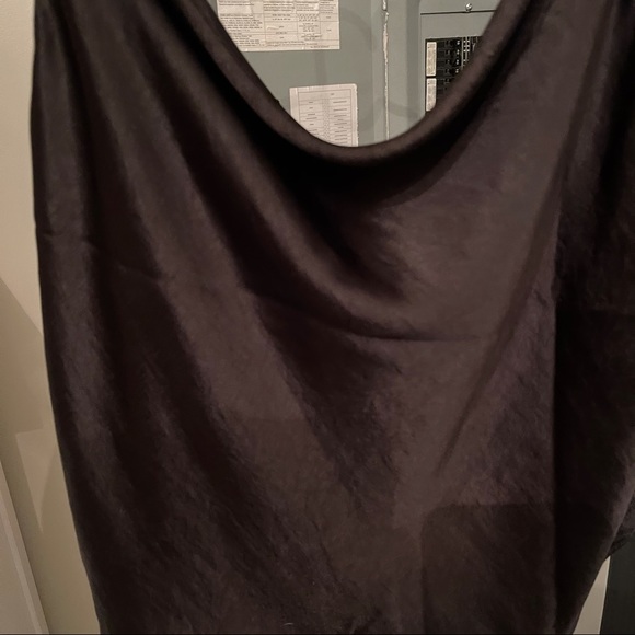 Silky black tank top - Picture 4 of 4